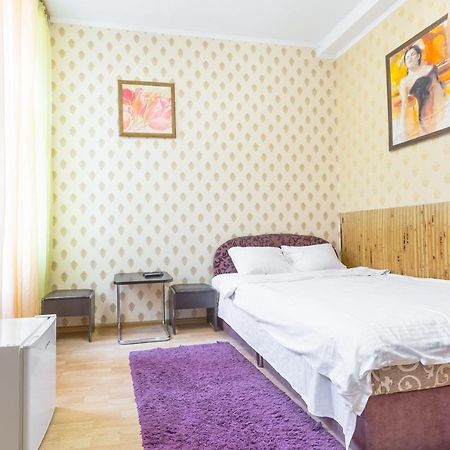 Квартира В Центрі На Вулиці Шевченка 12 Дуже Комфортна Недалеко Біля Вокзалу 利沃夫 外观 照片